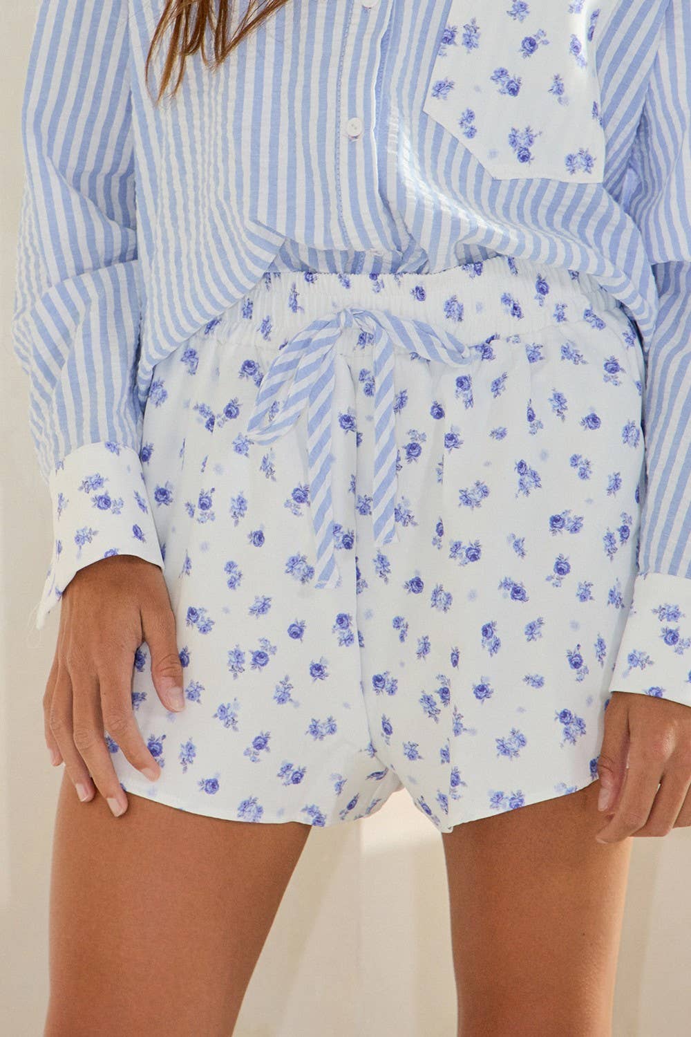 Floral Print Elastic Waist Band Woven Shorts