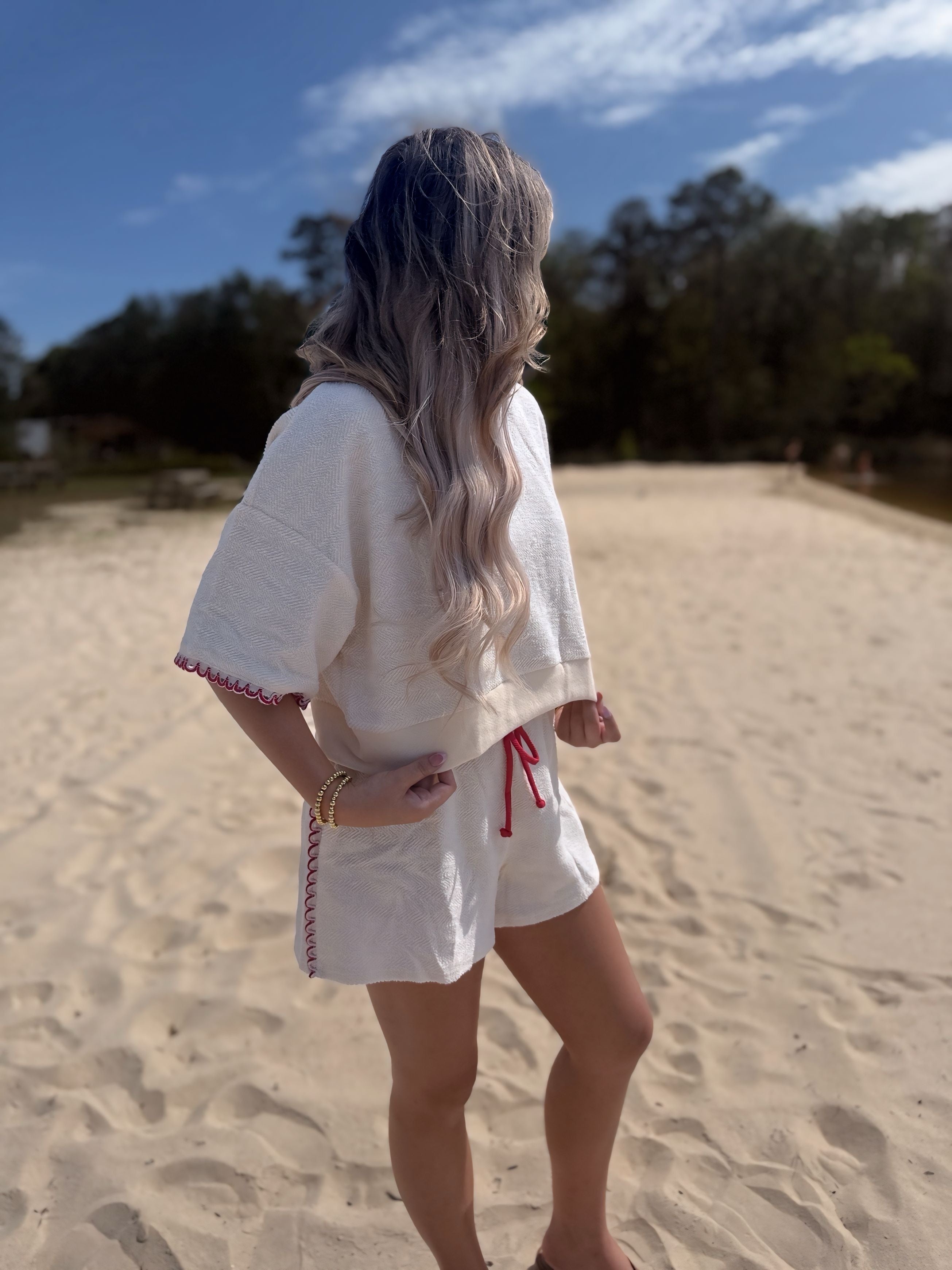 Cream And Red Scallop Trim Lounge Set